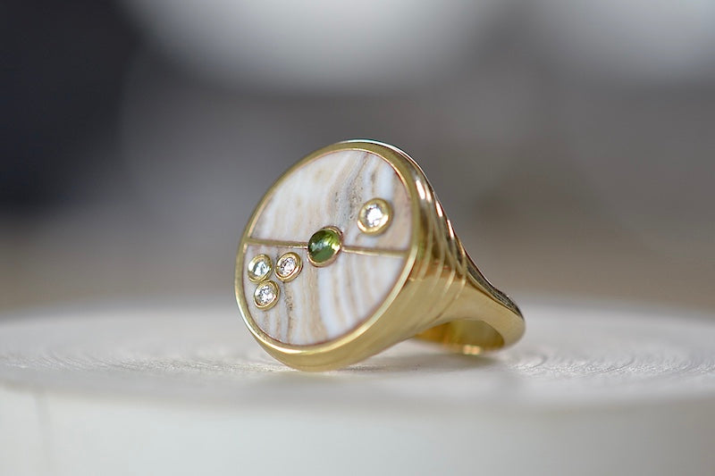 Compass Signet Ring Champagne Agate