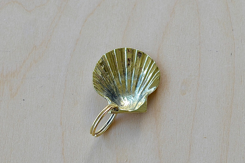 5663 polished brass keyring key chain or holder in seashell by Werkstatte Carl Aubock.