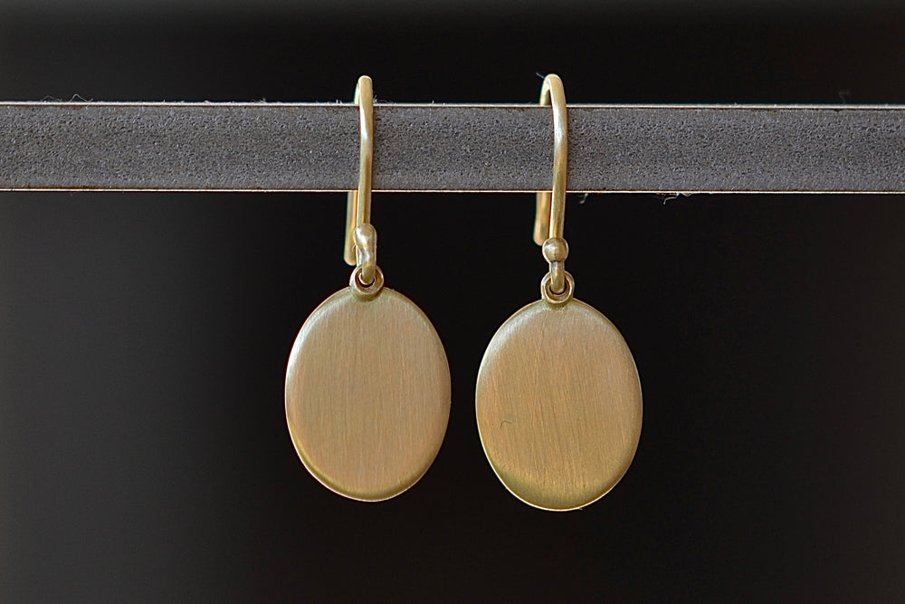 Rain earrings by Marian Maurer in single style in l8k yellow brushed and polished gold. Best everyday earrings.