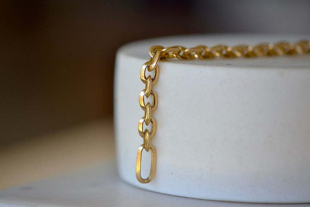 Close up of links on Lizzie Mandler's XS Knife Edge Link bracelet.