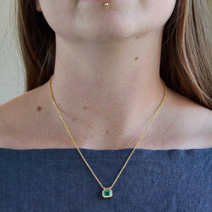 
            
                Load image into Gallery viewer, Wearing the Duo Bale Emerald Necklace by Elizabeth Street Jewelry.
            
        