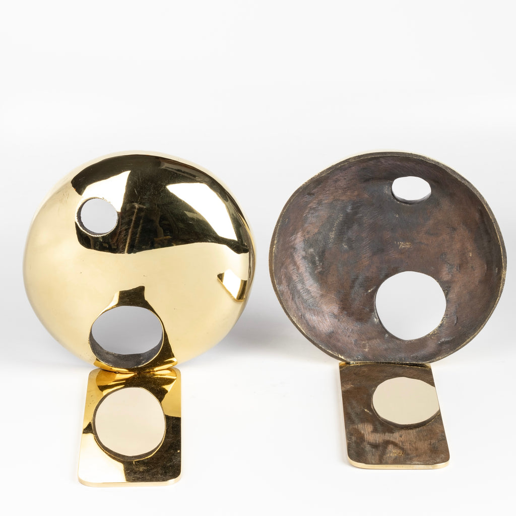 Aubock Bookends 4101 Melies are sculptural bookends in polished and patinated brass with polished base.
Designed by Carl Auböck and handmade in Austria. 