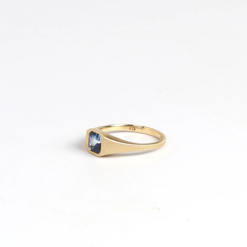 Side view of Ceylon Sapphire Signet by Elizabeth Street Jewelry. 