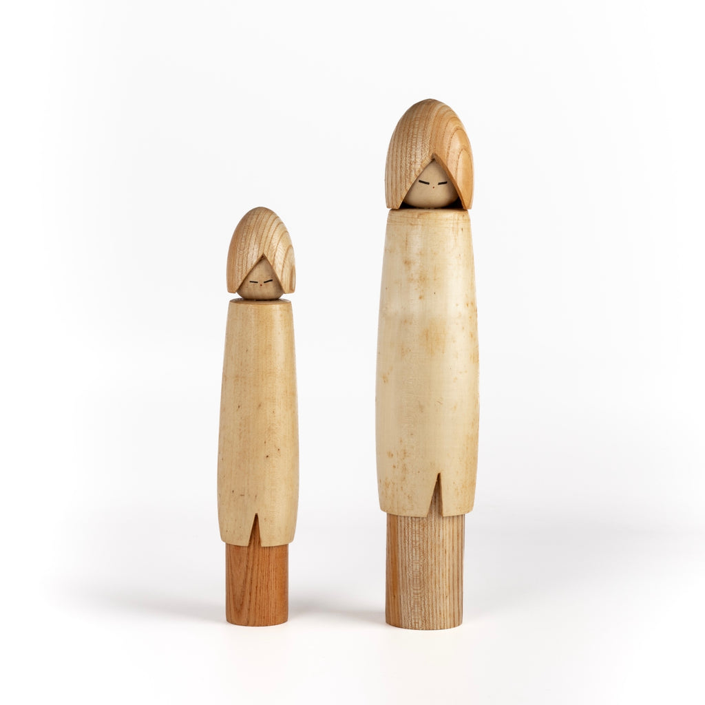 A pair of Sosaku Kokeshi by well known woodworker Shido Shozan (1932-1995), winner of Prime Minister's Prize in 1962. 