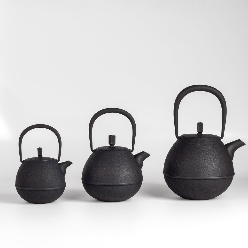 Small, medium and Large Cast Iron Teapots called Egg from Kukan Chuzo in Japan.