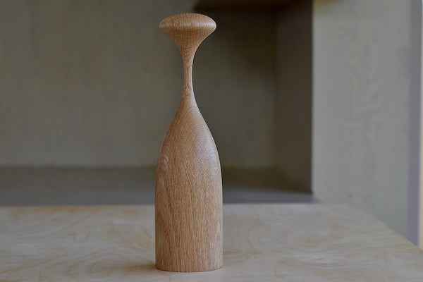 Serratus Pepper Mill Grinder that twist in White Oak. Made in solid ethically sourced wood in Canada.