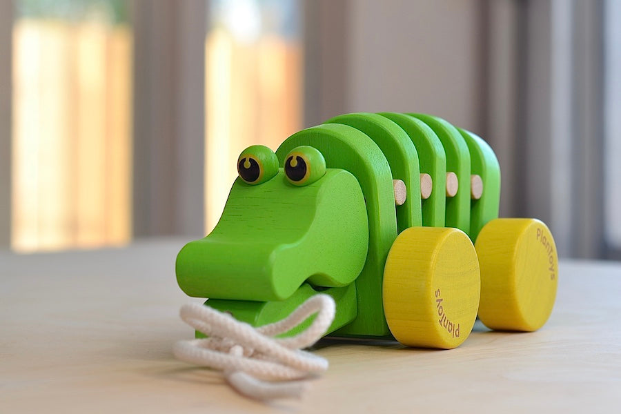 Alligator Pull Toy in green and yellow with natural string. Wood Toy.