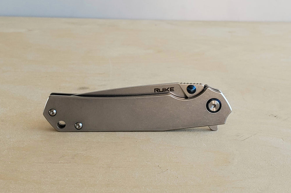 
            
                Load image into Gallery viewer, Stainless steel Pocket Knife - Ruike.
            
        