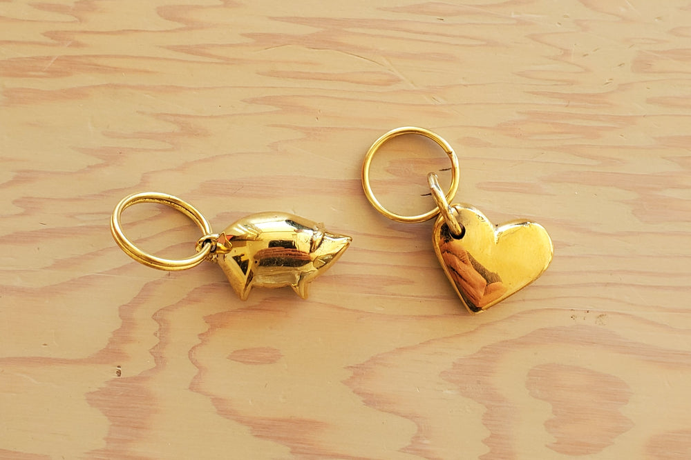 
            
                Load image into Gallery viewer, Aubock Key Rings &amp;quot;Pig #4500&amp;quot; and &amp;quot;Heart #5600&amp;quot;
            
        