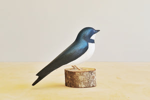 Beautifully fair trade made wooden wood Birds from Brazil, modeled after birds from the region. This artisan makes them from reclaimed wood for decor decoration. Andorinho.
