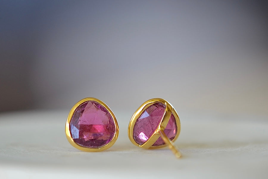 Pippa Small Classic Stud studs earrings in Pink Tourmaline and 18k yellow gold.