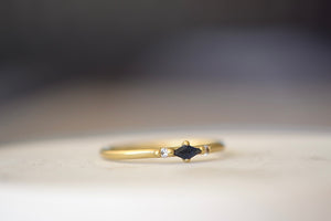 Polly Wales Anna Kite Halo Ring 18k yellow recycled gold blue sapphire white diamonds two 2 size 6