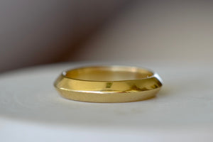 
            
                Load image into Gallery viewer, Basic Double Row Knife Edge wedding band ring by Lizzie Mandler for man.
            
        