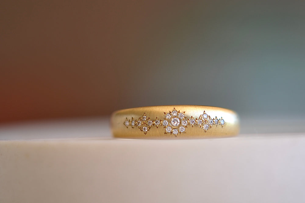 
            
                Load image into Gallery viewer, Adel Chefridi Tapered Shimmer Band ring 18k yellow gold, white diamonds satin finish
            
        