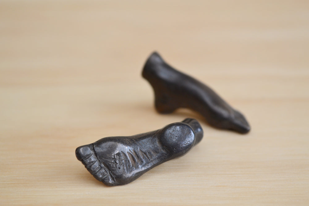 Bronze Objects Pair Tiny Feet "En Pointe" sculpture object by Anne Ricketts.