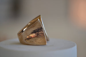 
            
                Load image into Gallery viewer, Monica Castiglioni Pino 07 Ring Bronze
            
        