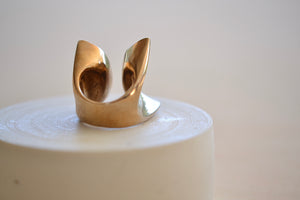 
            
                Load image into Gallery viewer, Monica Castiglioni Pino 07 Ring Bronze
            
        