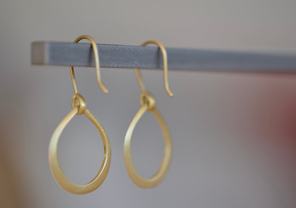 
            
                Load image into Gallery viewer, Marian Maurer Small Dakri Hoop Earring ear wire 18k recycled yellow gold satin finish hoops
            
        