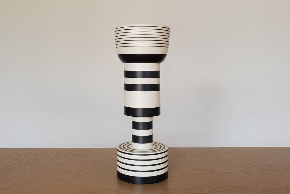 
            
                Load image into Gallery viewer, Sottsass Calice Vase from Bitossi.
            
        