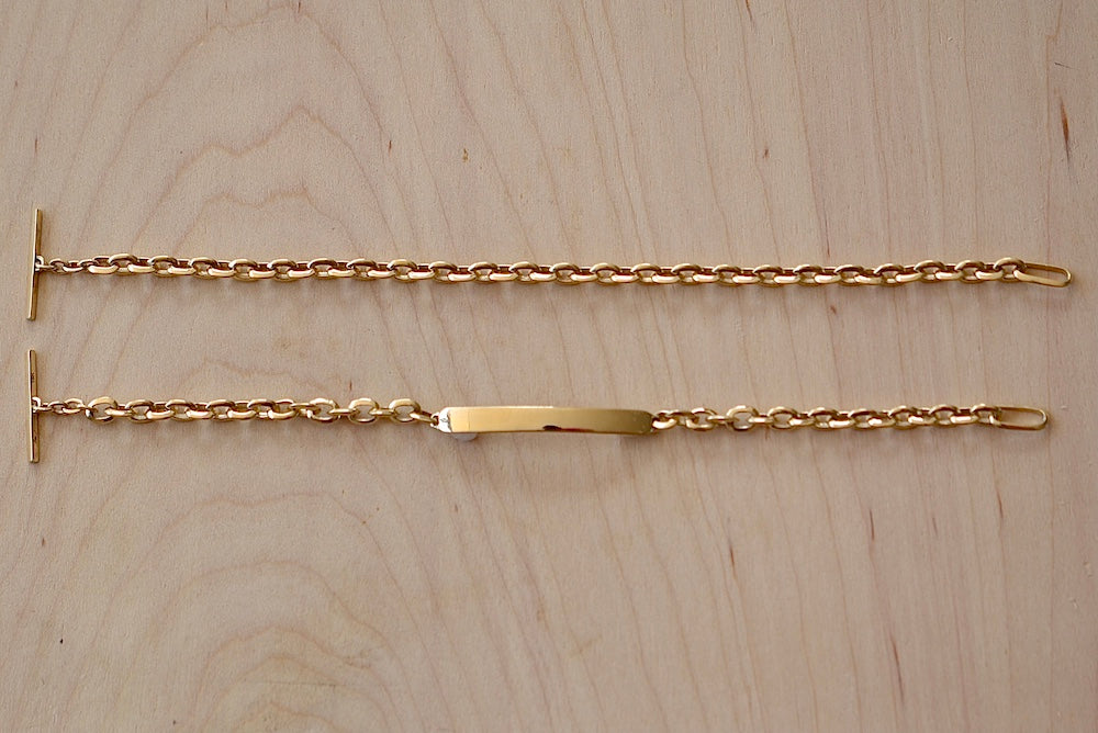 
            
                Load image into Gallery viewer, Lizzie Mandler Petite ID XS Knife Edge Oval Link Bracelet 18k yellow gold..
            
        